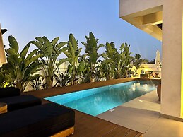 Lora Pearl Luxury Villa By Louis Hotels