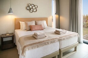 Lora Pearl Luxury Villa By Louis Hotels