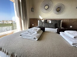 Lora Pearl Luxury Villa By Louis Hotels