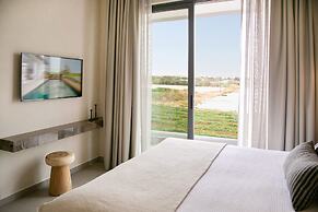 Lora Pearl Luxury Villa By Louis Hotels