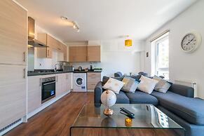 Executive City Apartment -Near Greengate