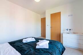 Executive City Apartment -Near Greengate