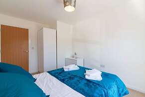Executive City Apartment -Near Greengate
