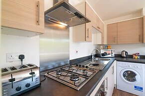 Executive City Apartment -Near Greengate
