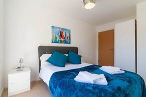 Executive City Apartment -Near Greengate