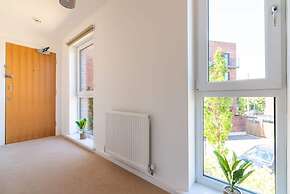 Executive City Apartment -Near Greengate