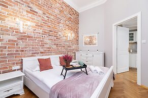 Modern Apartment in Kazimierz by Renters