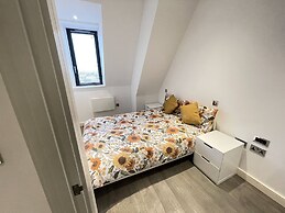 Stunning 1-bed Deluxe Apartment in Slough