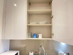 Stunning 1-bed Deluxe Apartment in Slough