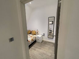 Stunning 1-bed Deluxe Apartment in Slough