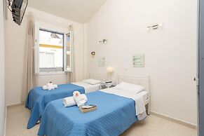 Flora Maisonettes 1 Walk to Beach A C Wifi Car Not Required