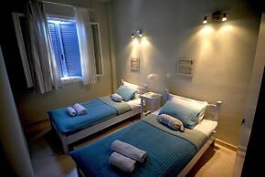 Flora Maisonettes 1 Walk to Beach A C Wifi Car Not Required