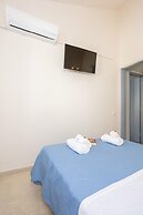 Flora Maisonettes 1 Walk to Beach A C Wifi Car Not Required