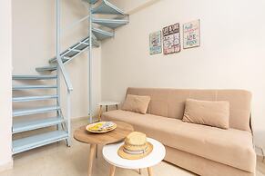 Flora Maisonettes 1 Walk to Beach A C Wifi Car Not Required