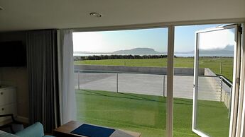 Luxury Villa Six Suites Private Path to Sea