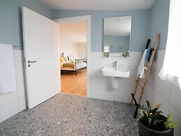 Luxury Villa Six Suites Private Path to Sea