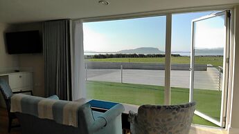 Luxury Villa Six Suites Private Path to Sea