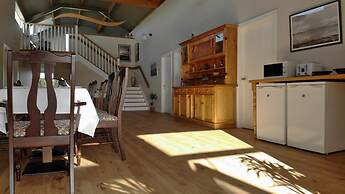 Luxury Villa Six Suites Private Path to Sea