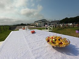 Luxury Villa Six Suites Private Path to Sea