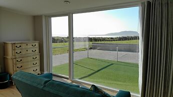 Luxury Villa Six Suites Private Path to Sea