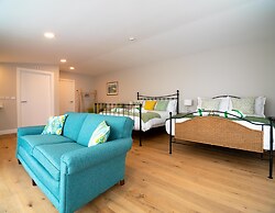 Luxury Villa Six Suites Private Path to Sea