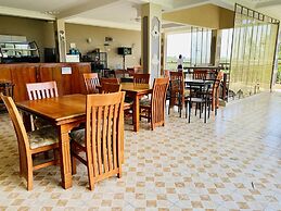 CRYSTAL APARTMENT HOTEL AND LODGES