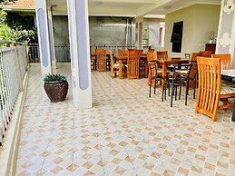 CRYSTAL APARTMENT HOTEL AND LODGES