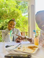 CRYSTAL APARTMENT HOTEL AND LODGES