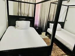 CRYSTAL APARTMENT HOTEL AND LODGES