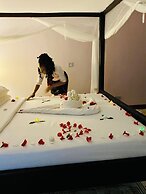 CRYSTAL APARTMENT HOTEL AND LODGES