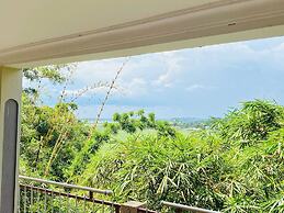 CRYSTAL APARTMENT HOTEL AND LODGES