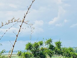 CRYSTAL APARTMENT HOTEL AND LODGES