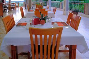 CRYSTAL APARTMENT HOTEL AND LODGES