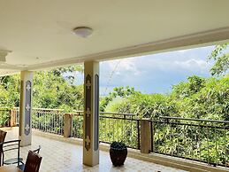 CRYSTAL APARTMENT HOTEL AND LODGES