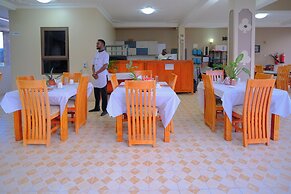 CRYSTAL APARTMENT HOTEL AND LODGES