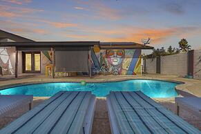 5BR Pool Home in Downtown Gilbert by RedAwning