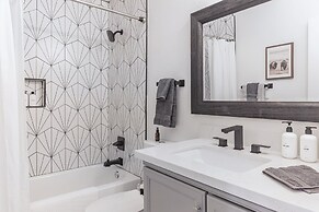 5BR Pool Home in Downtown Gilbert by RedAwning