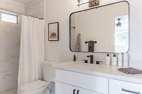 5BR Pool Home in Downtown Gilbert by RedAwning