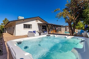 5BR Pool Home in Downtown Gilbert by RedAwning