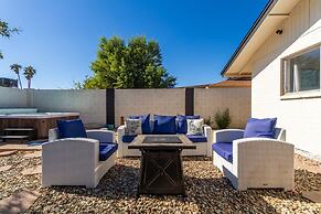 5BR Pool Home in Downtown Gilbert by RedAwning