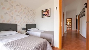 Remarkable 4-bed House in Kaštel Novi