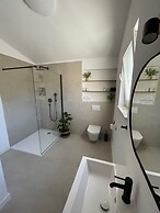 Remarkable 4-bed House in Kaštel Novi