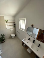 Remarkable 4-bed House in Kaštel Novi