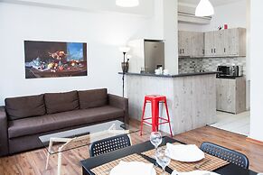 Modern-deluxe central apt in Athens