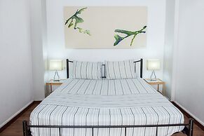 Modern-deluxe central apt in Athens