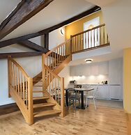 VN48 Suites by Adrez Living