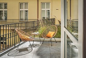 VN48 Suites by Adrez Living
