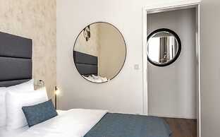 VN48 Suites by Adrez Living