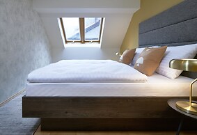 VN48 Suites by Adrez Living