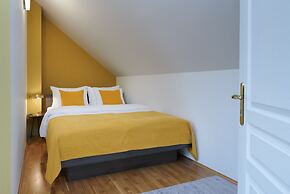 VN48 Suites by Adrez Living